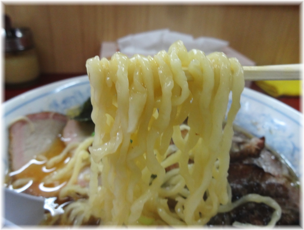 白河中華そば2 支那焼豚麺の麺