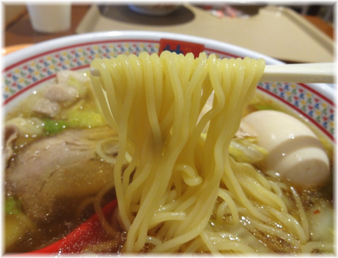 神座 煮玉子ラーメンの麺