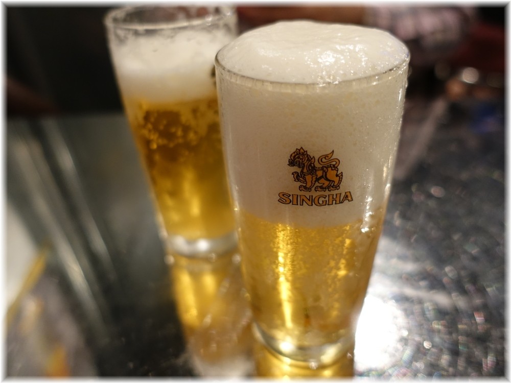 あろいなたべた シンハービール生