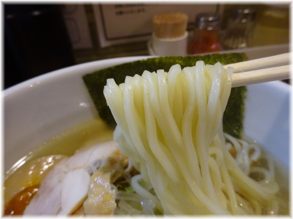 麺屋冽 あっさり塩鶏そばの麺
