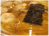 かづ屋五反田店 ワンタンメンのスープ