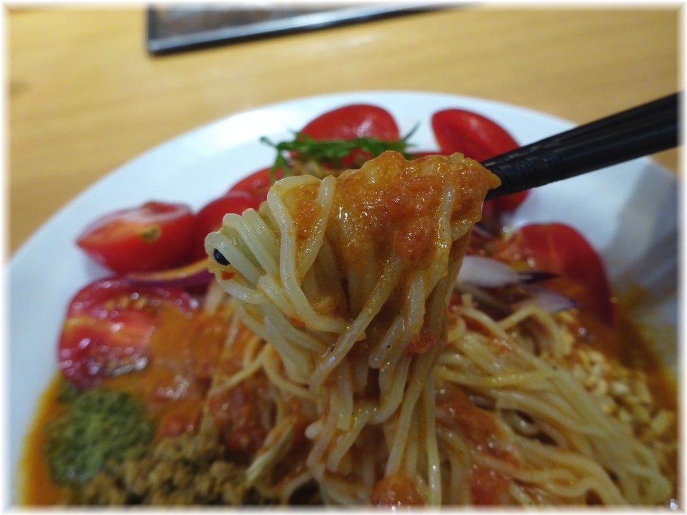 太陽のトマト麺三田店 豆乳入りクリーミートマト担担冷麺の麺