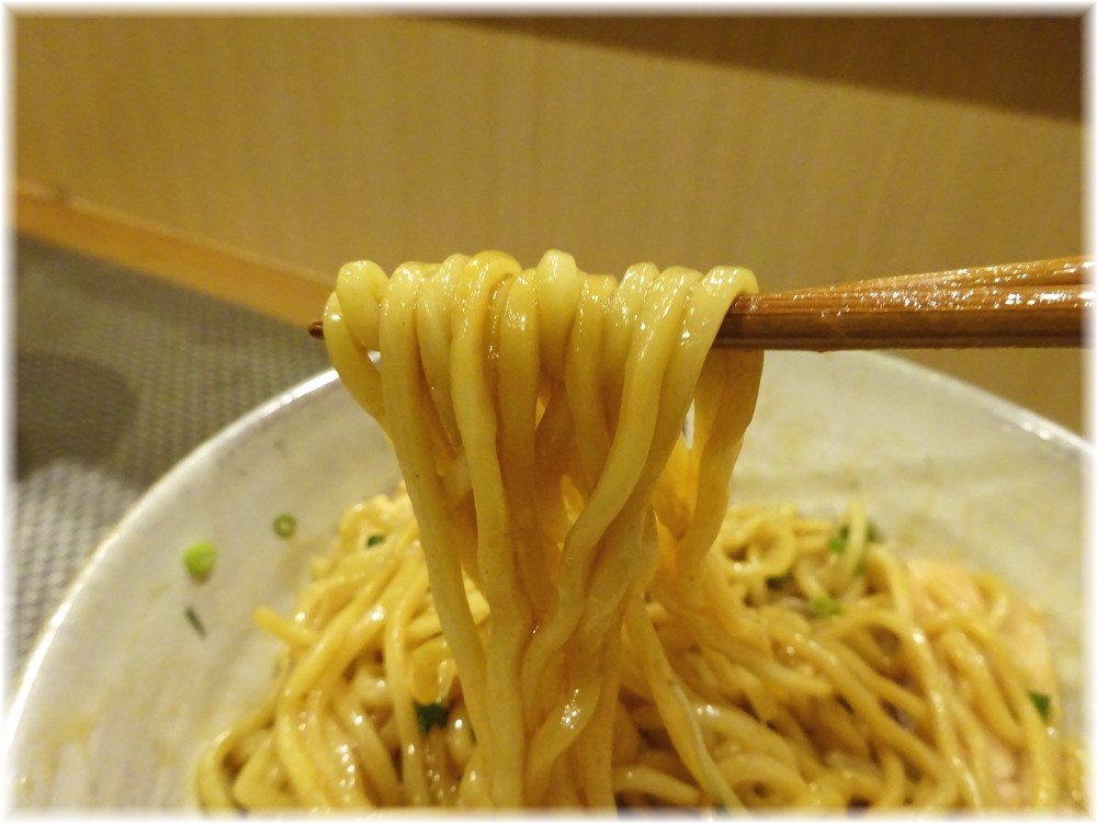 池袋一龍庵 ポルチーニオイルのまぜそばの麺