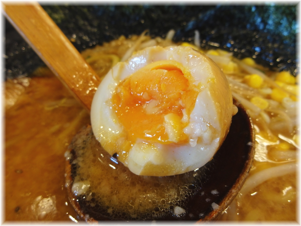 虎のみそ 虎の濃厚みそらーめんの味玉