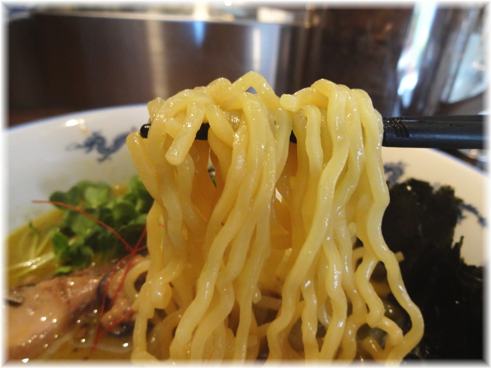 麺や佐市 牡蠣拉麺の麺