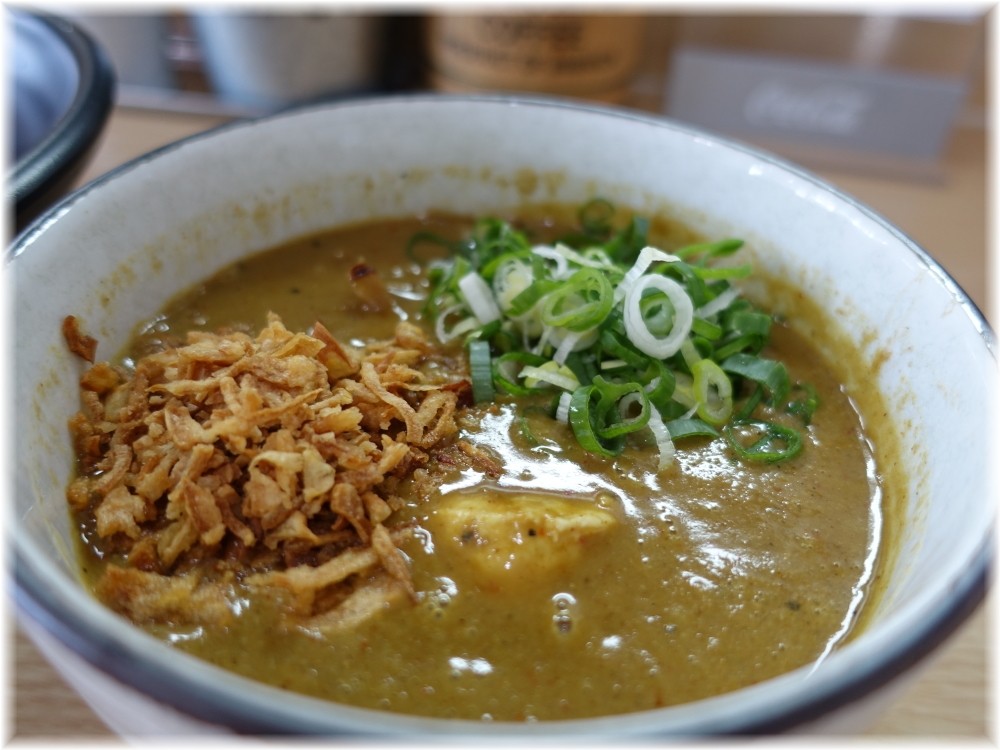 NOODLE BASE TRICK☆STAR スパイシーカレーつけめんのつけ汁