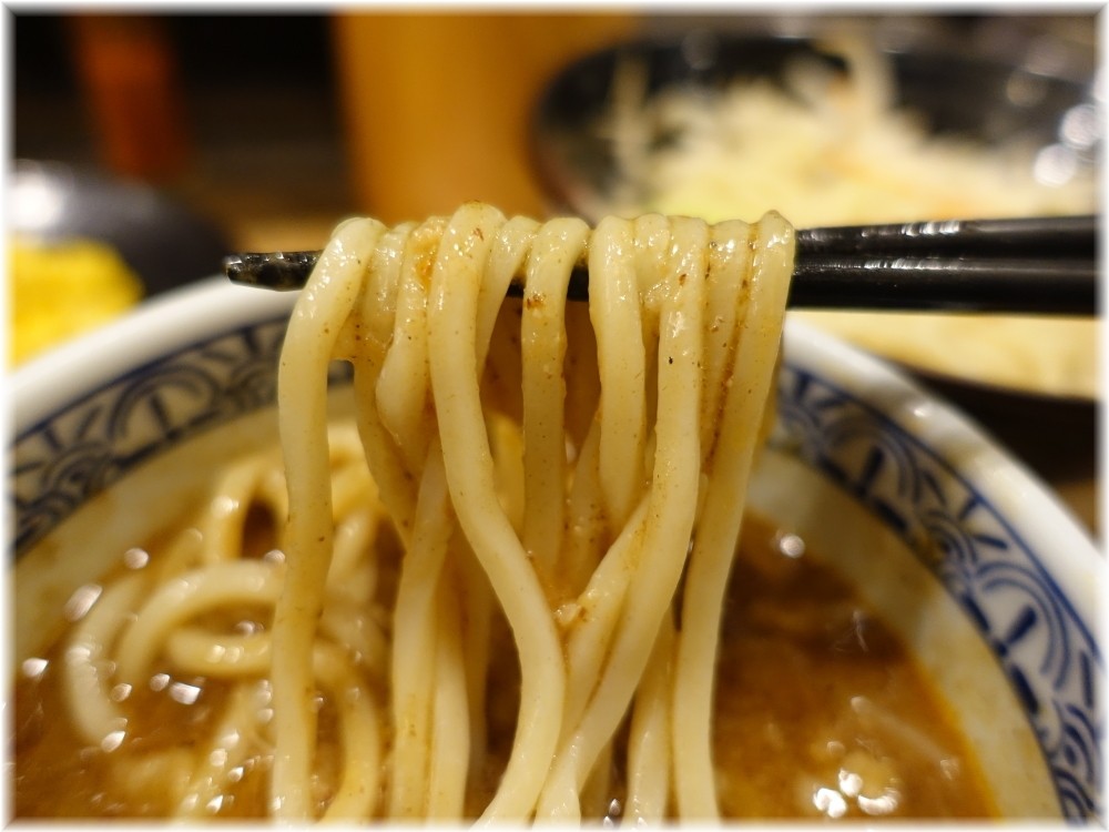 三田製麺所7 濃厚魚介味噌つけ麺の麺2