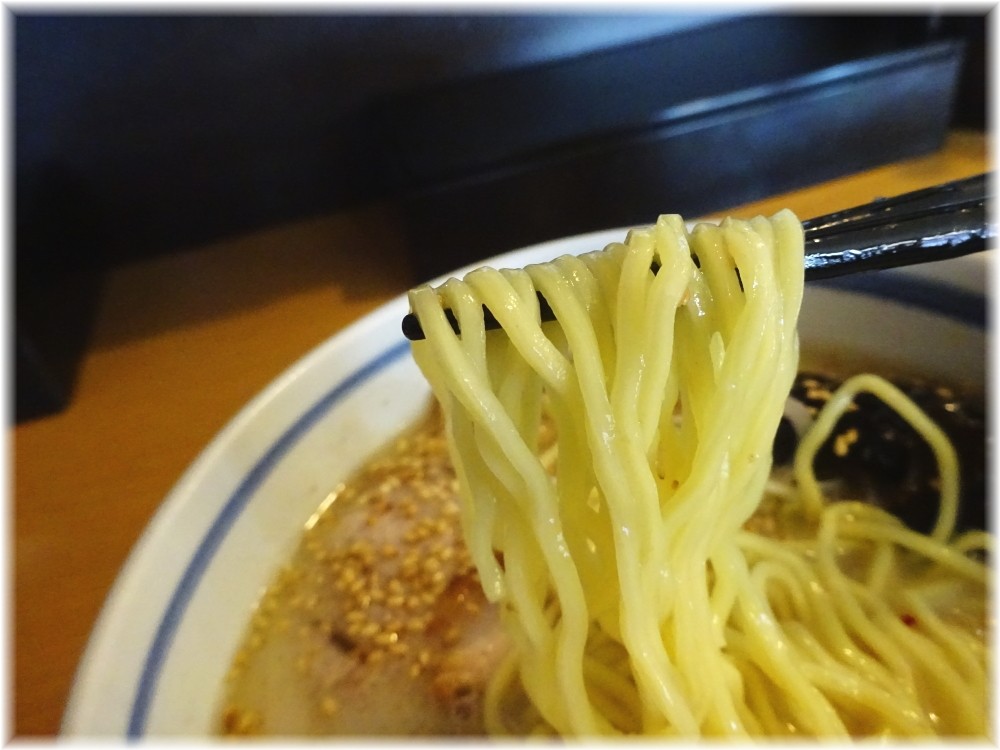 ふくのや しおらーめんの麺