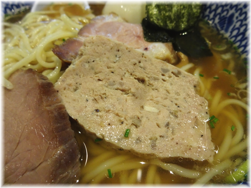 薫風 特製中華そば(醤油)の特製パテ