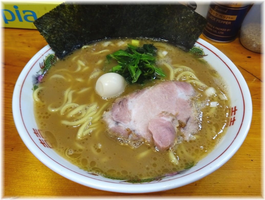 麺家一族 ラーメン(並)