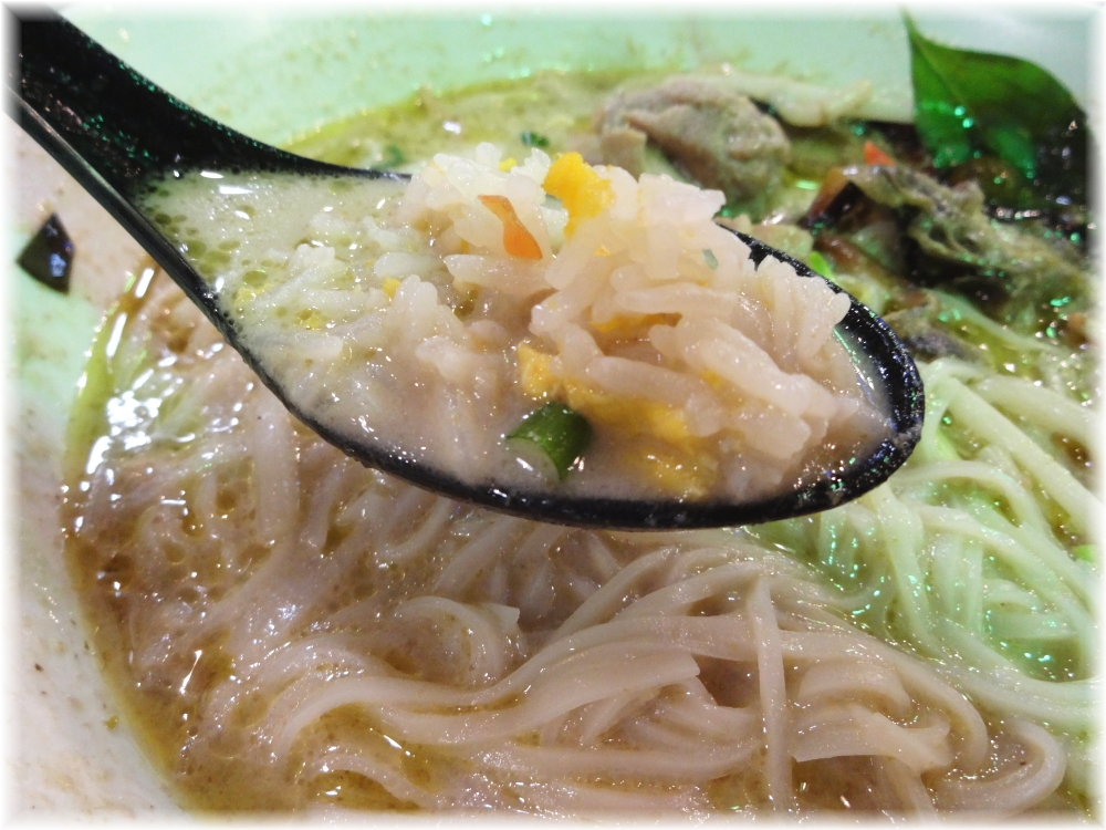 ゲウチャイ 焼飯にセンレック ゲーン キョウワン