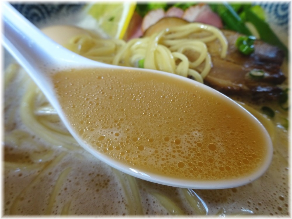 朝日屋 特製鶏そばのスープ