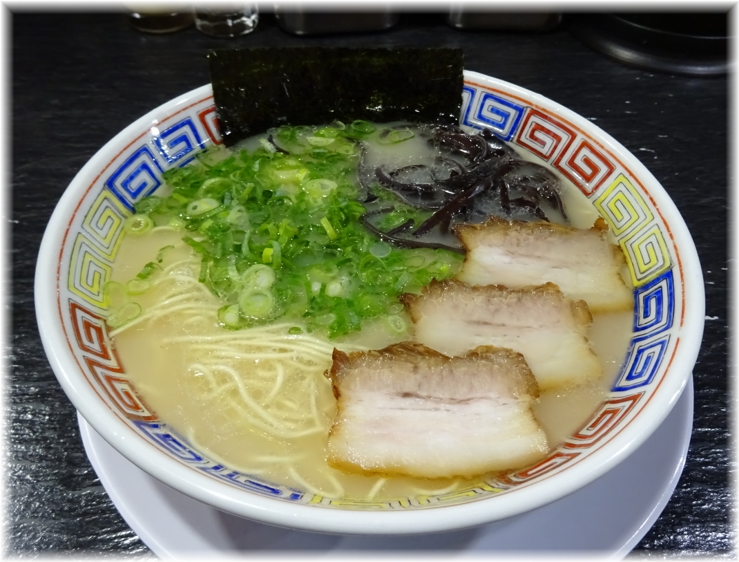 博多らーめんよねちゃん ラーメン
