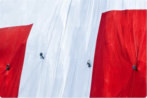 Biggest-Swiss-Flag-1.jpg