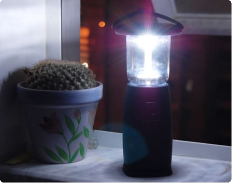 cranklamp 2wayで電源を確保する防災やアウトドアに適したランタン cranklamp 2wayで電源を確保する防災やアウトドアに適したランタン