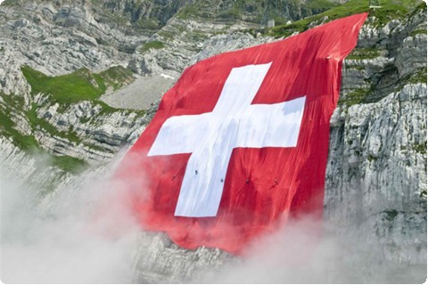Biggest-Swiss-Flag-3.jpg