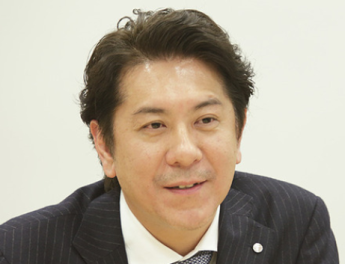 コナミ新社長 「今後は積極的にモバイル展開する」「パッケージゲームは売って終わりではなく追加課金を強化していきたい」
