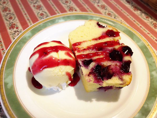 ちぇり特製 ブルーベリーパウンドケーキ アイス添え ずっっ アンダンテ メイド喫茶 公式ブログ