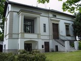 Leonora-1