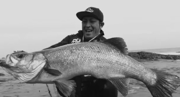RED中村 ヒラスズキ 95センチ 対馬 アウェイの洗礼
