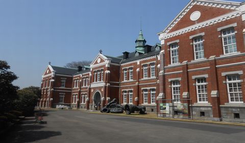 b03