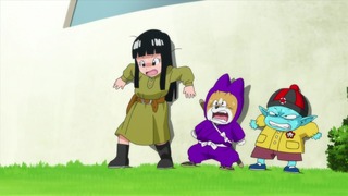 607