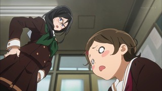 812