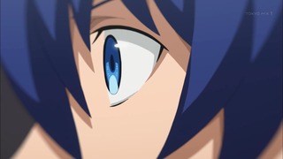 885