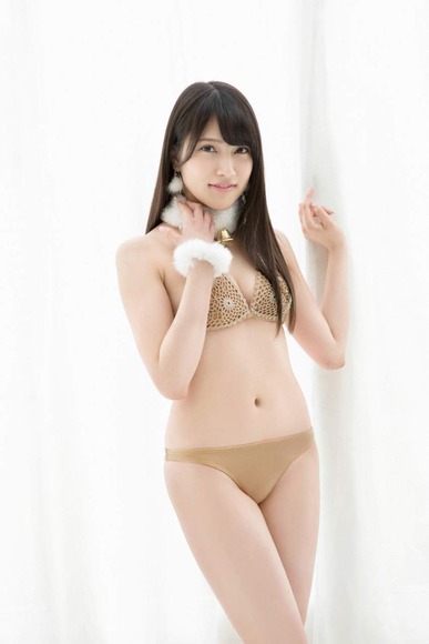 入山杏奈ちゃんのうさぎっぽい水着がエロい画像