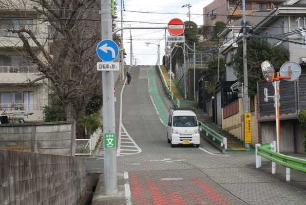 6E8F833B-8B52-40D4-9CB2-117BD190ACBA