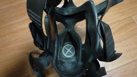 M65 gas mask 内側