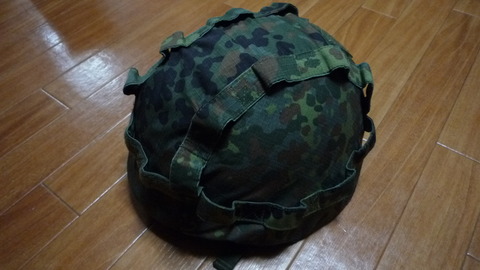 タックギアのヘルメットカバー