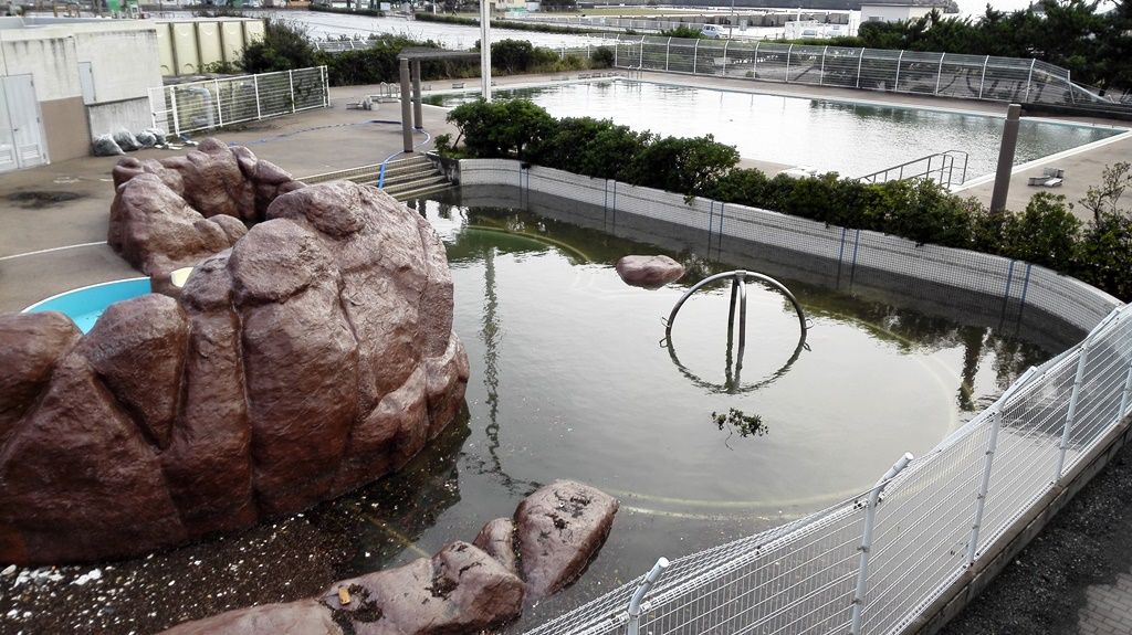 25照ヶ崎プールに海水が溜まる