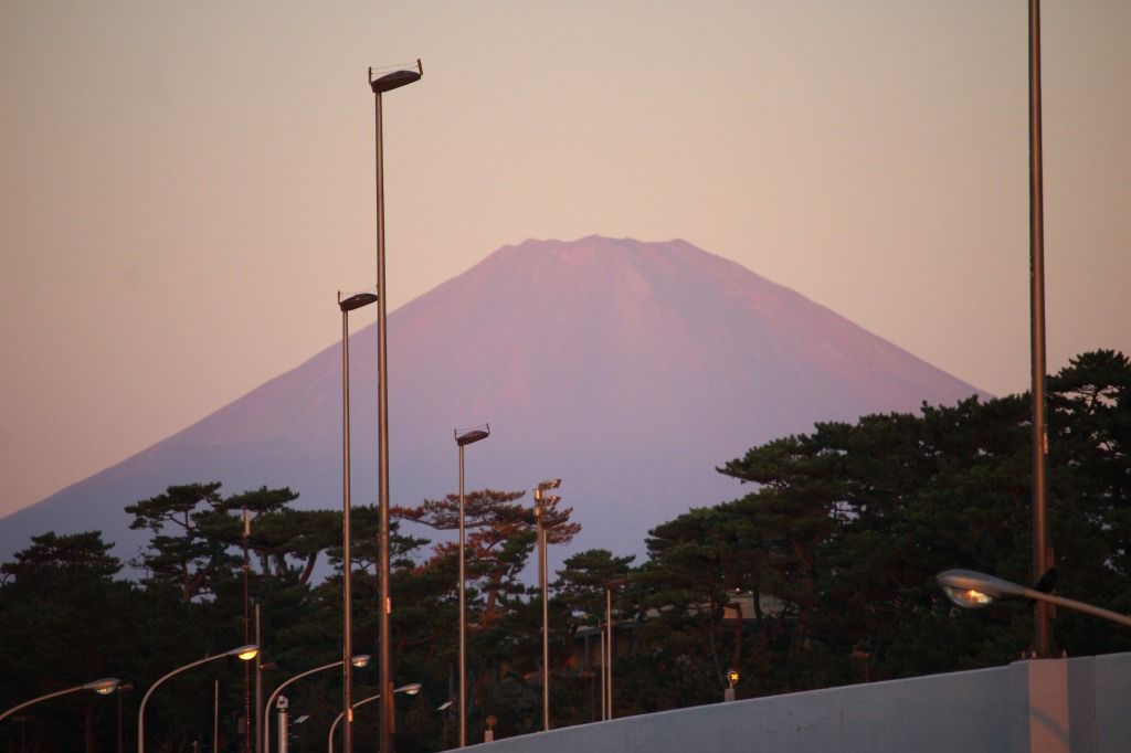 2018.9.28朝焼けで赤くなる富士山
