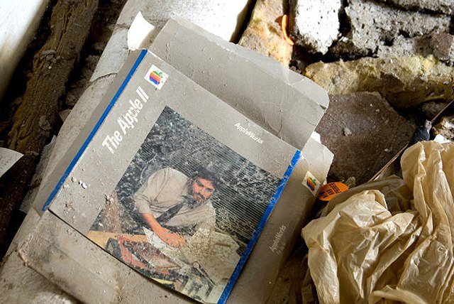 old-mac-abandoned-img2