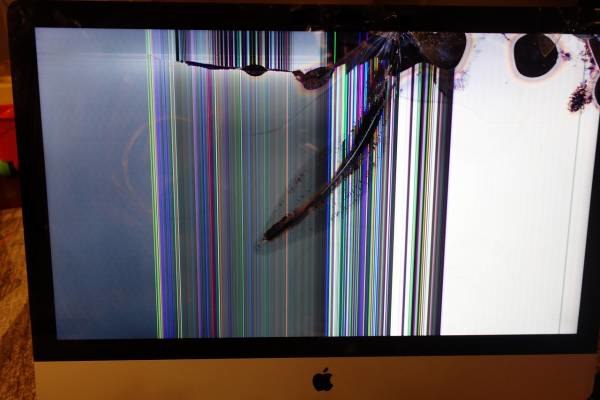 [Mac] 分解に失敗し、液晶が割れてしまったiMac Late 2012が話題に。