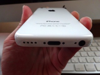 iPhone 5c ホワイトとiMac-5