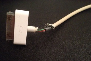 30ピンiPhoneコネクタ