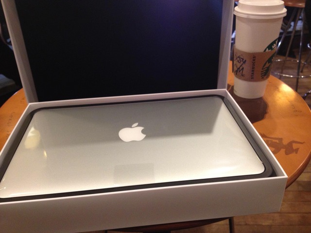 img2-MacBookAirを持ってスタバで開封の儀