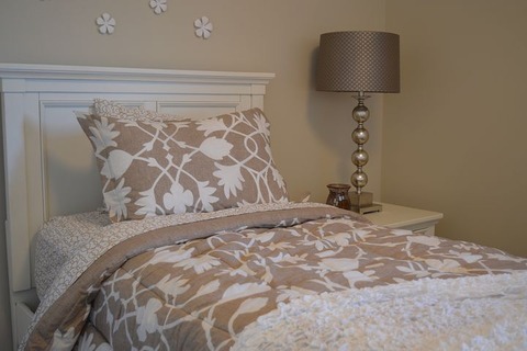 bed-1078919__480