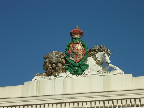 royal-417996_1280