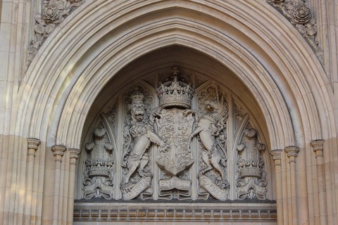 royal-1812773_1280