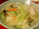 黄鶴楼-素菜湯麺(やさいそば)