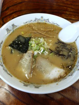 来華-とんこつラーメン(地元麺)