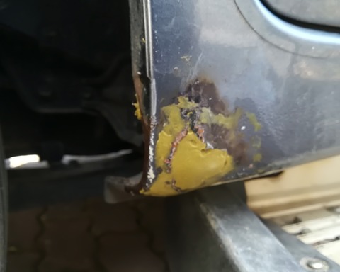 車の穴の修理 (9)