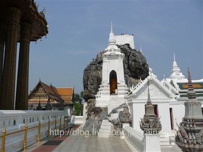 Wat Phra Buddhabat2
