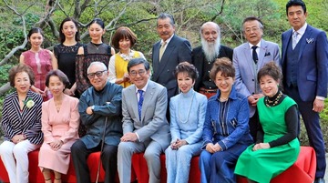 やすらぎの郷　全13巻セット　DVD　石坂浩二 浅丘ルリ子 有馬稲子 加賀まりこ Amazon.co.jp: やすらぎの郷 DVD-BOX III : 石坂浩二: DVD