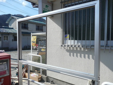 掲示板修理