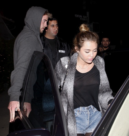 Miley Cyrus see-thru at Casa Vega restaurant (2)