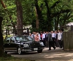 天皇・皇后2
